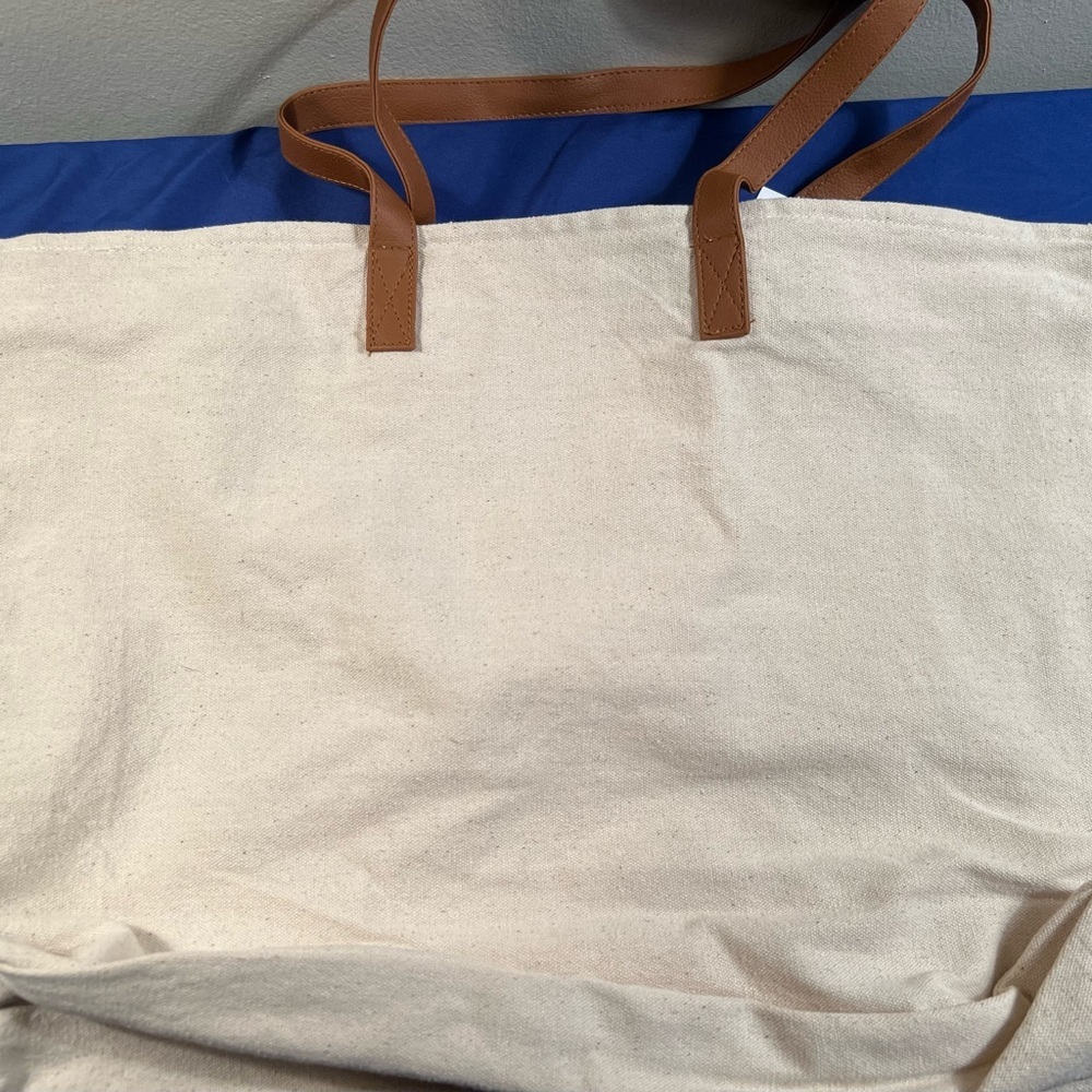 NWT Summer Tote - Picture 2 of 4